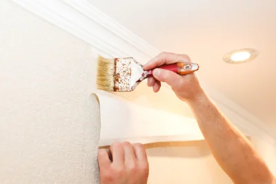 Pose de papier peint à Courant — revêtements muraux et toiles de verre
